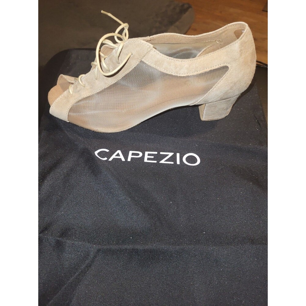 Capezio Women's Beatrice 1.5" Ballroom Shoe - NIB Size 9M - Picture 2 of 4